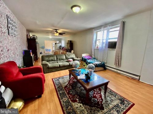 812 Mckean St, Philadelphia, PA 19148-2342