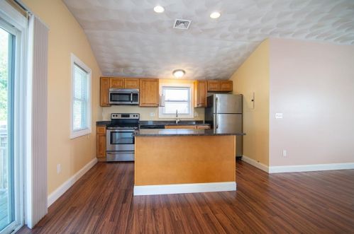 1883 Smith St, Providence RI 02908-1822 exterior