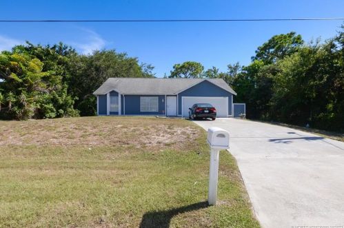 1314 Granville Ave, Fort Pierce, FL 34953-2201