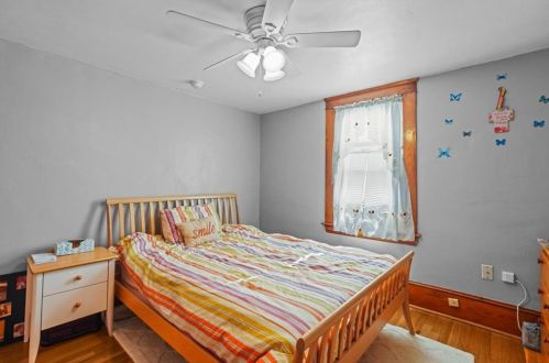 136 Tiogue Ave, Coventry RI 02816-5580 exterior