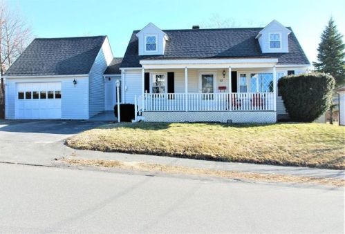 32 Fales St, Worcester, MA 01606-2054