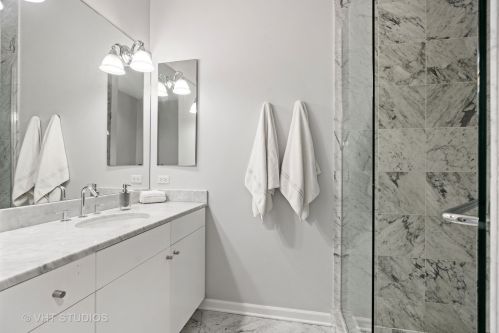 2630 Paulina St, Chicago IL  60614-1018 exterior