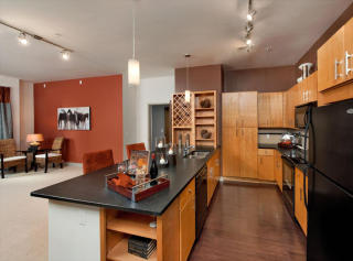 525 Glen Iris Dr, Atlanta GA  30308-2964 exterior