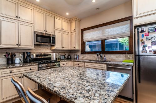 9738 Damen Ave, Chicago IL 60643-1629 exterior