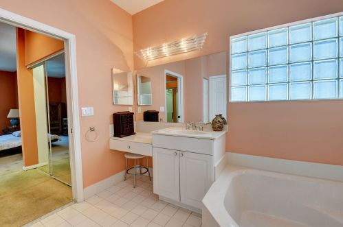 6406 Pebble Crk Way, Boynton Beach FL 33437-4160 exterior