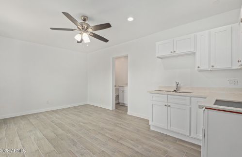 6231 3rd Ave, Phoenix AZ 85021-2405 exterior