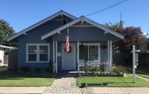 217 Columbia St, Turlock, CA 95380-5206