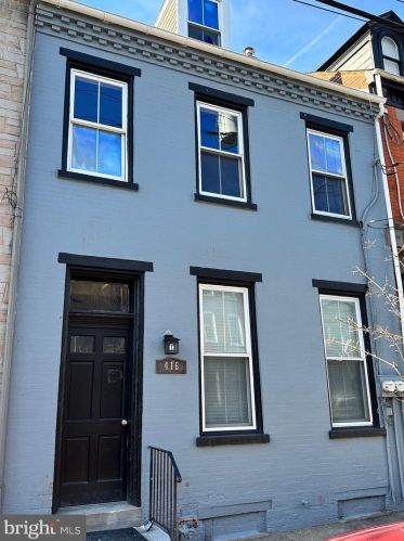 416 Queen St, Lancaster PA  17603-5618 exterior