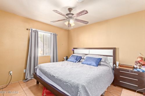 6120 Springbrook Dr, Tucson AZ exterior