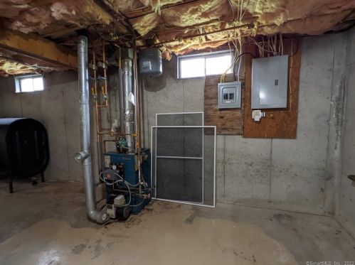 1889 Upper Maple St, Killingly CT 06241-1513 exterior