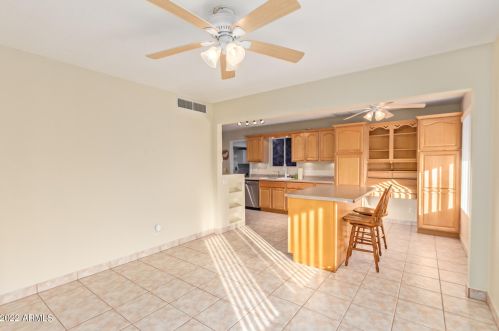 2328 Altadena Ave, Phoenix AZ 85029-3402 exterior