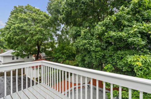 107 Overhill Rd, Providence RI  02906-4916 exterior