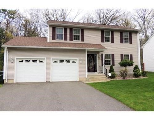 84 Hartwick St, Springfield, MA 01108-3551