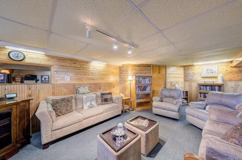 53 Commonwealth Ave, Middletown NY 10940-4730 exterior