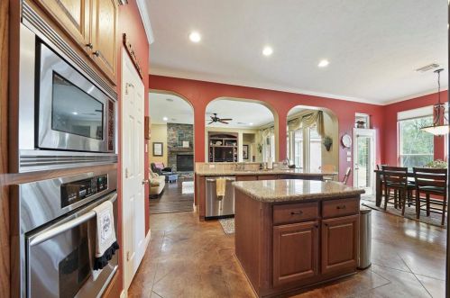 15635 Connie Ln, Montgomery TX 77316-9467 exterior