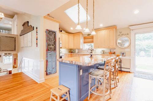 17 Dryden Way, Commack NY 11725-1927 exterior