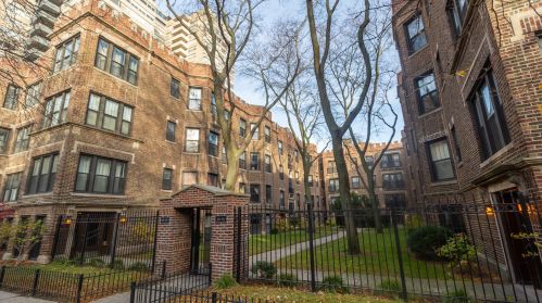 6257 Sheridan Rd, Chicago, IL 60660-5731