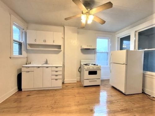 2333 Hoyne Ave, Chicago IL 60643-1816 exterior