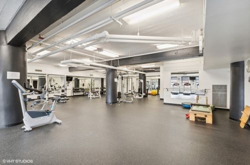 165 Canal St, Chicago IL  60606-1408 exterior