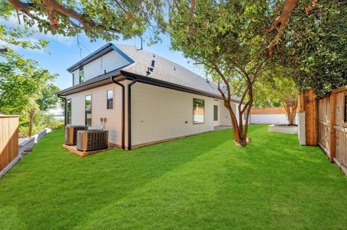 302 Edgewood Dr, Montgomery TX exterior