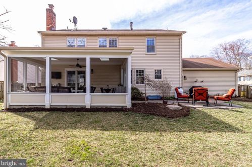 2122 Rampart Dr, Alexandria VA exterior