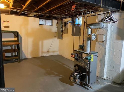 33 9th St, Pottstown PA 19464-5240 exterior