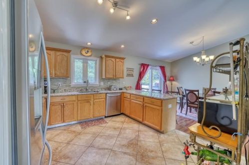 38 Sedgewick Rd, Poughkeepsie NY 12603-6300 exterior