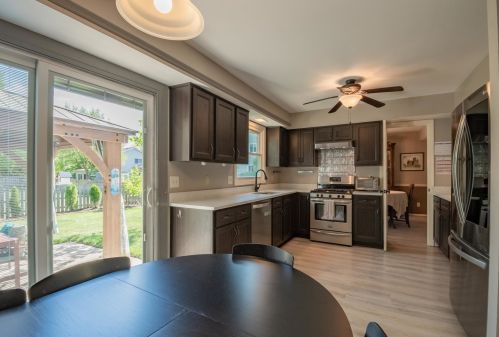 1049 Cedar Crst Dr, Bull Valley IL 60014-6931 exterior