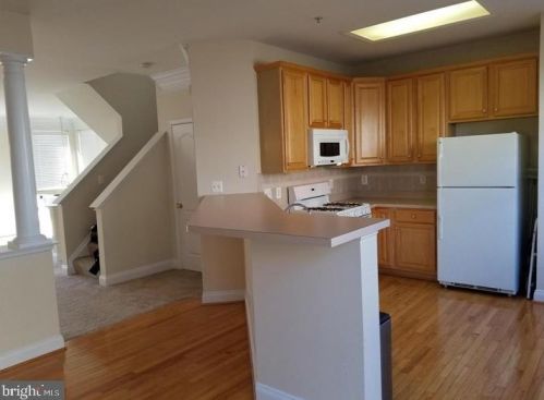 3834 Watkins Mill Dr, Alexandria VA  22304-6446 exterior