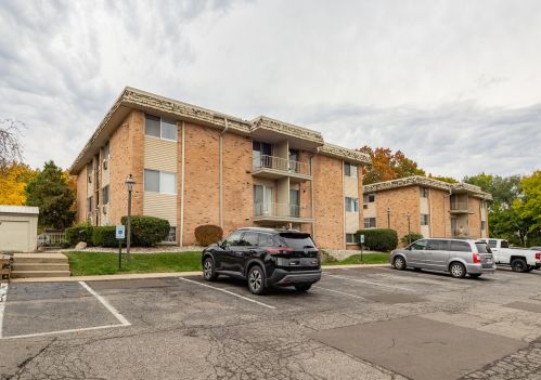 756 Kilgore Rd, Kalamazoo MI  49008-3635 exterior