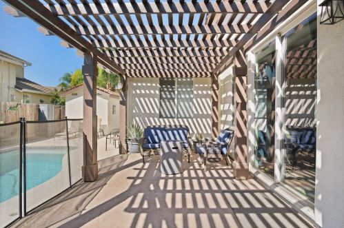 1072 La Paloma St, Turlock CA  95382-0485 exterior