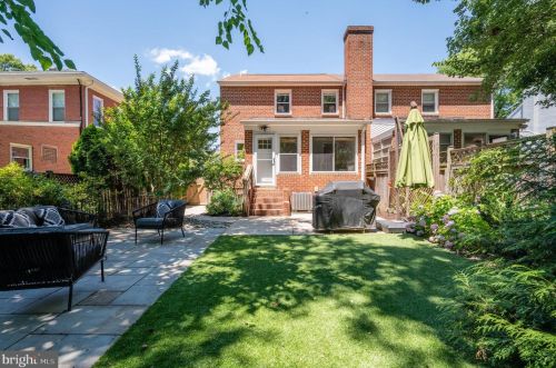 303 Raymond Ave, Alexandria VA 22301-1038 exterior