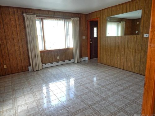 75 Smith St, Derby CT 06418-1217 exterior