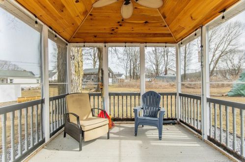 64 Winter St, Killingly CT 06239-2842 exterior