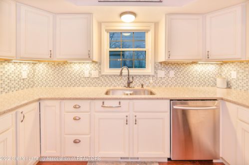 6249 Reynolds Rd, Haslett MI 48840-8906 exterior