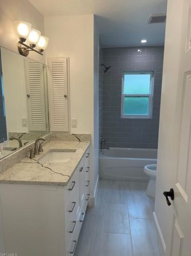 576 95th Ave, Naples FL 34108-2453 exterior