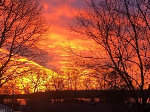 17 Orchard St, Mount Olive, NJ 07828-2422