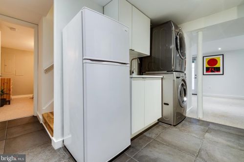 116 Gladden St, Alexandria VA 22304-2402 exterior