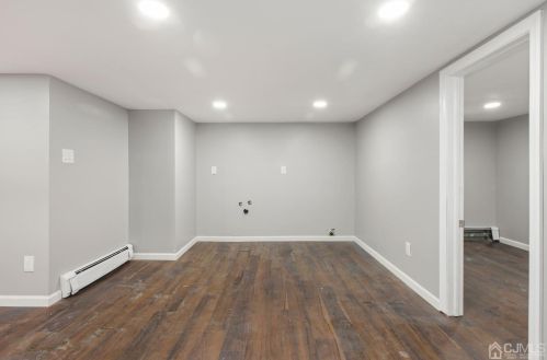 26 Fern St, Edison NJ  08817-4206 exterior