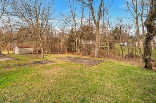 146 Lansdowne Dr, Moon Twp PA 15108-3028 exterior