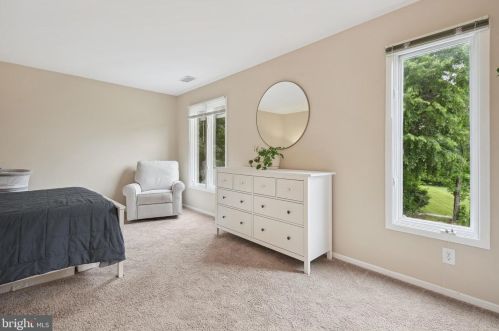 2001 Dundee Rd, Rockville MD 20850-3046 exterior