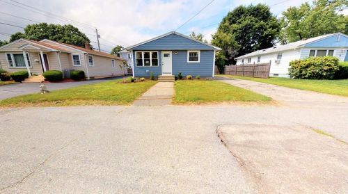 72 Allendale Ave, Providence RI  02911-3104 exterior