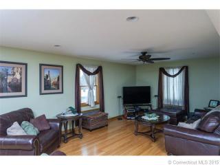 52 Genest St, Meriden, CT 06450-4538