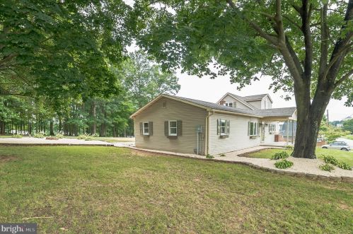 345 Pine Grove Rd, Hanover PA  17331-7702 exterior