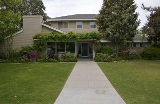 2219 Pine St, Bakersfield, CA 93301-3428