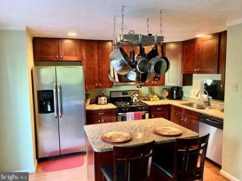 7471 Duddington Dr, Alexandria VA  22315-3849 exterior