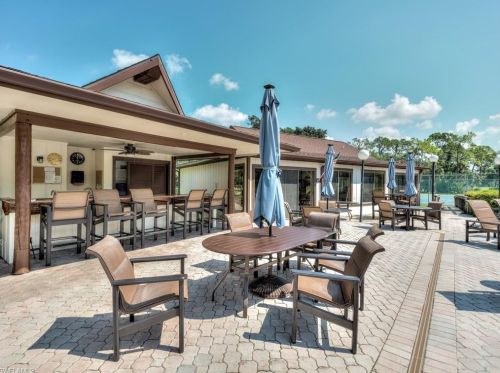 499 Forest Lakes Blvd, Naples FL 34105-5559 exterior