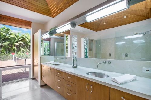 132 St, Naples FL 34108-2921 exterior