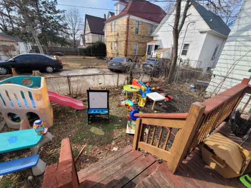 2529 Maple St, Milwaukee WI 53204-3038 exterior