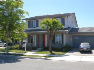 752 Jennifer St, Los Angeles, CA 94513-1566